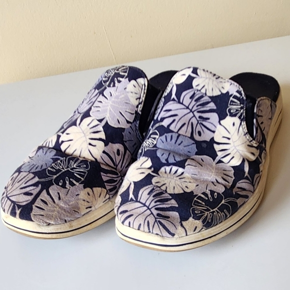 Clarks slip on shoes - Picture 2 of 6